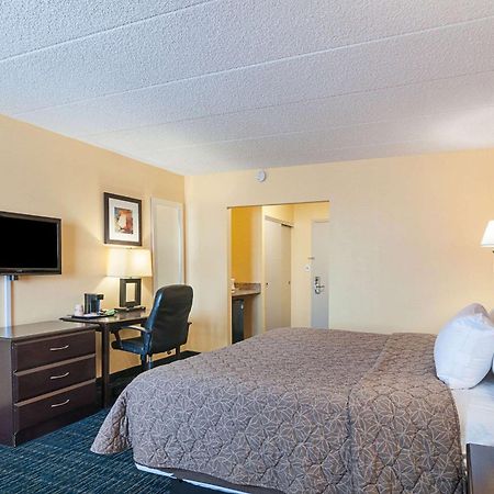 Rodeway Inn Secaucus Exterior foto